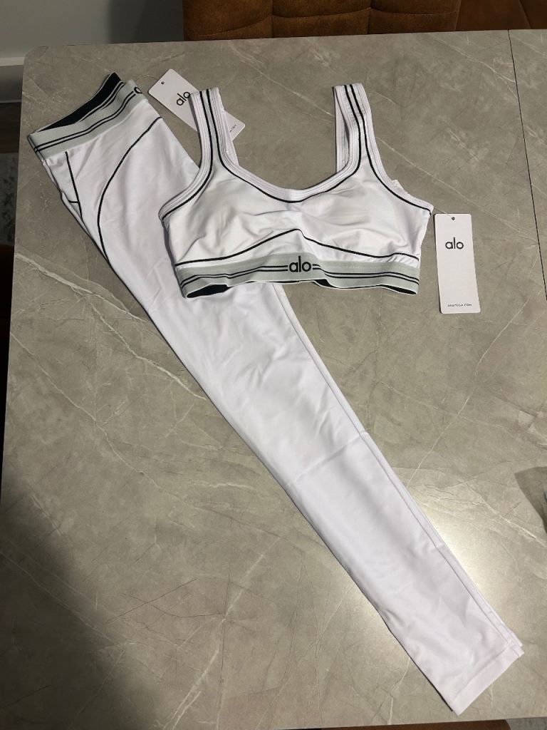 Alo Yoga White Leggings & Sports Bra Set - New with Tags