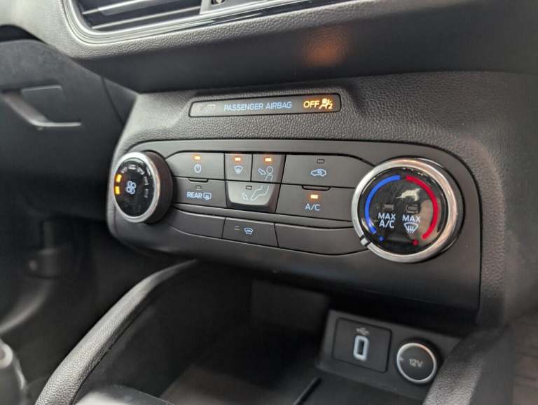  Ford Focus 1.5T EcoBoost ST-Line Hatchback 5dr Petrol Manual Euro 6 (s/s) (150 ps) CRU Petrol Ma...