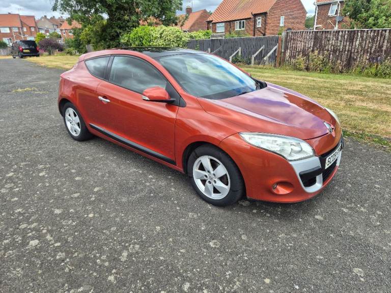 Renault Megane 1.6 Dynamique, 3Dr Coupe. £799