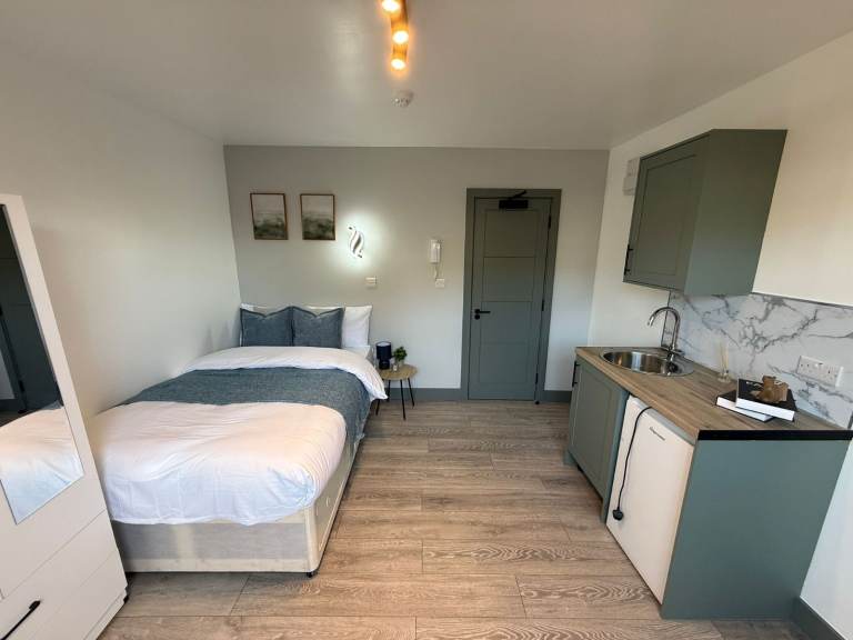 BENEFITS ACCEPTED - Studio Flat Available in Staines Runnymede TW18