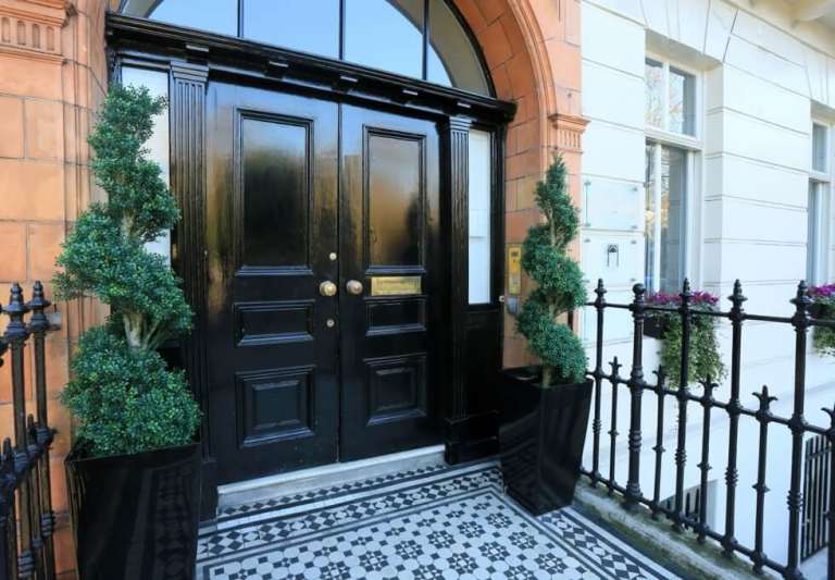 *Russell Square* Private Serviced Offices: Units from 3 to 100 desks for rent WC1B