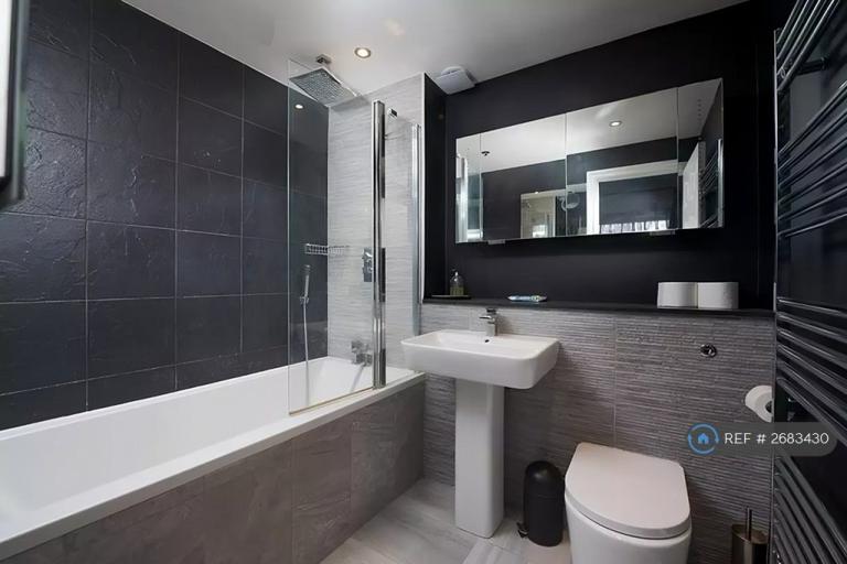 2 bedroom house in Victoria Rise, London, NW6 (2 bed) (#2683430)