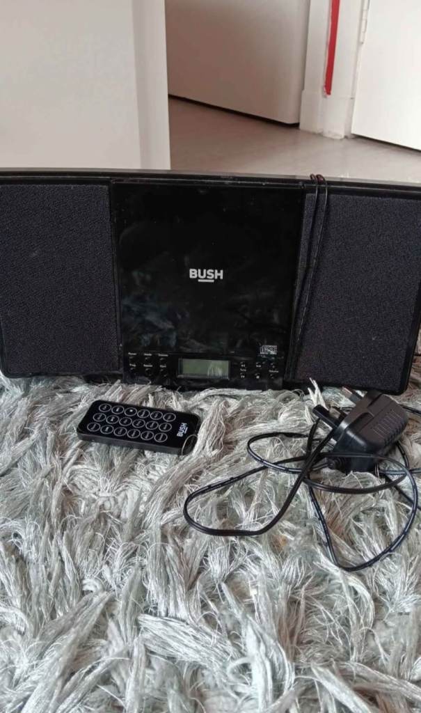 Bush stereo with remote 