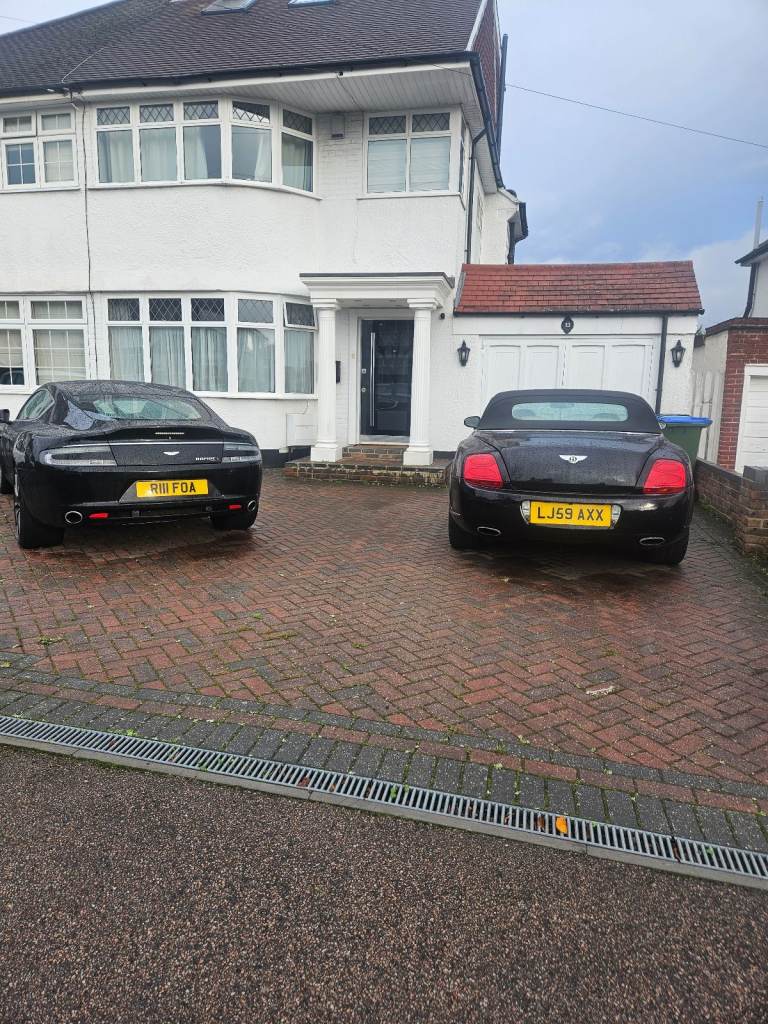 3 DOUBLE BEDROOM SEMI DETACHED HOUSE FOR RENT CHISLEHURST/NEW ELTHAM BORDER