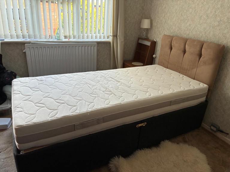 Single electric bed ( no headboard ) 