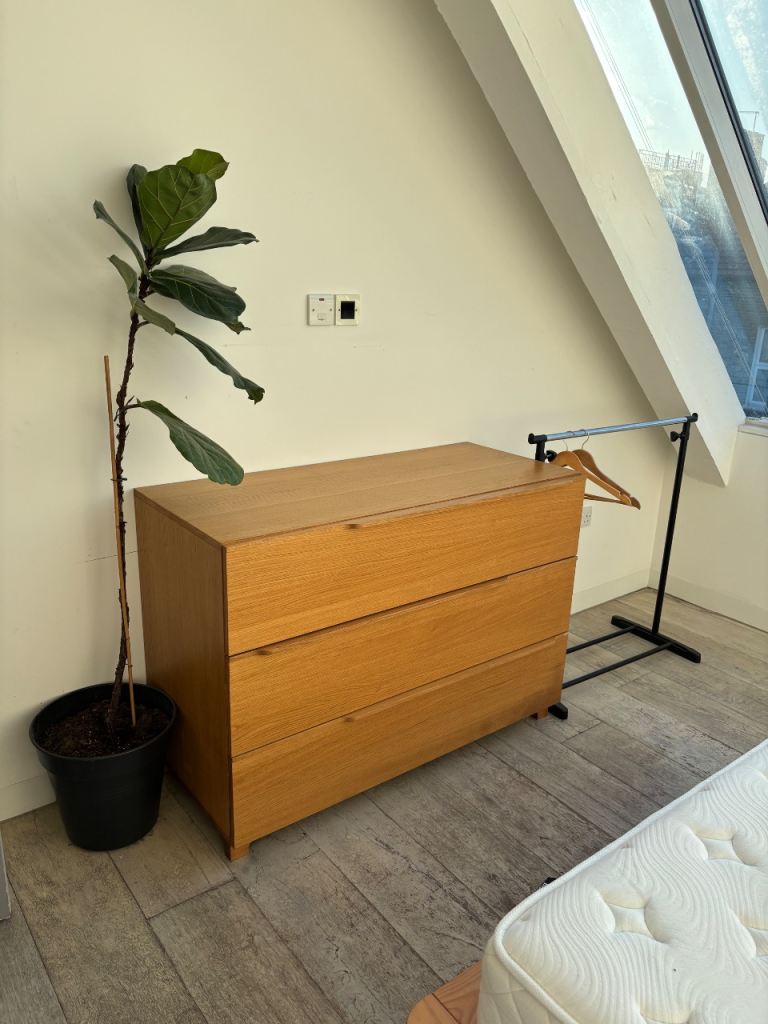 Vintage chest of drawers 