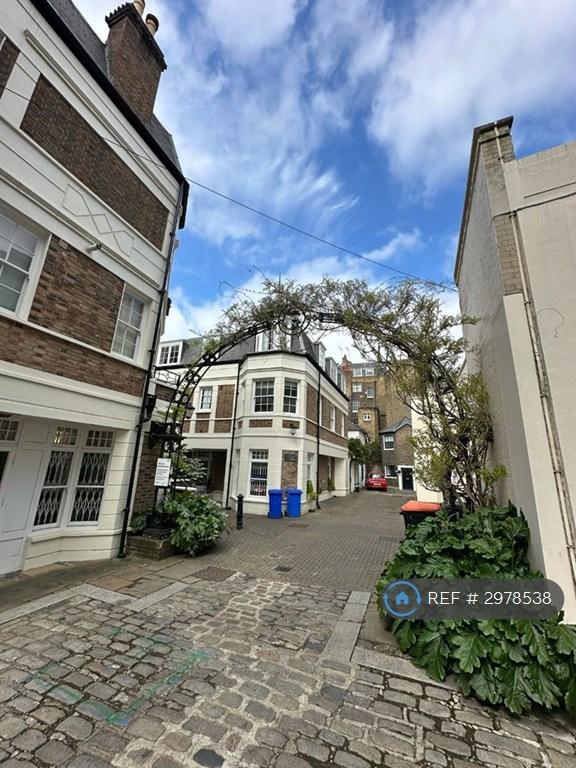 3 bedroom flat in Cobham Court, London, SW1X (3 bed) (#2978538)