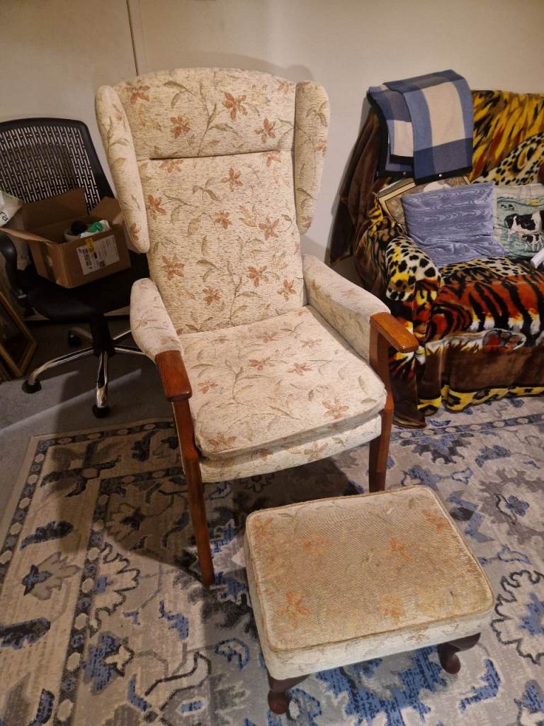 Celebrity Woburn Fireside Suite: 2 Seater Sofa & Matching Armchair (Floral Fabric) non recliners