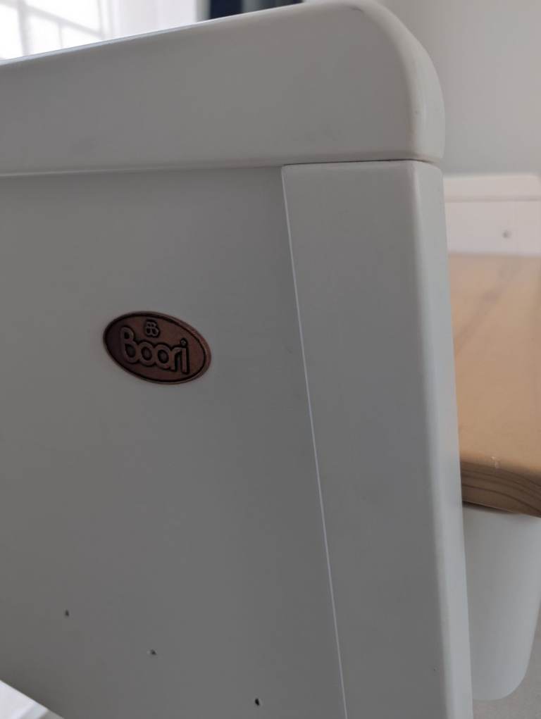 Boori children's desk - adjustable height