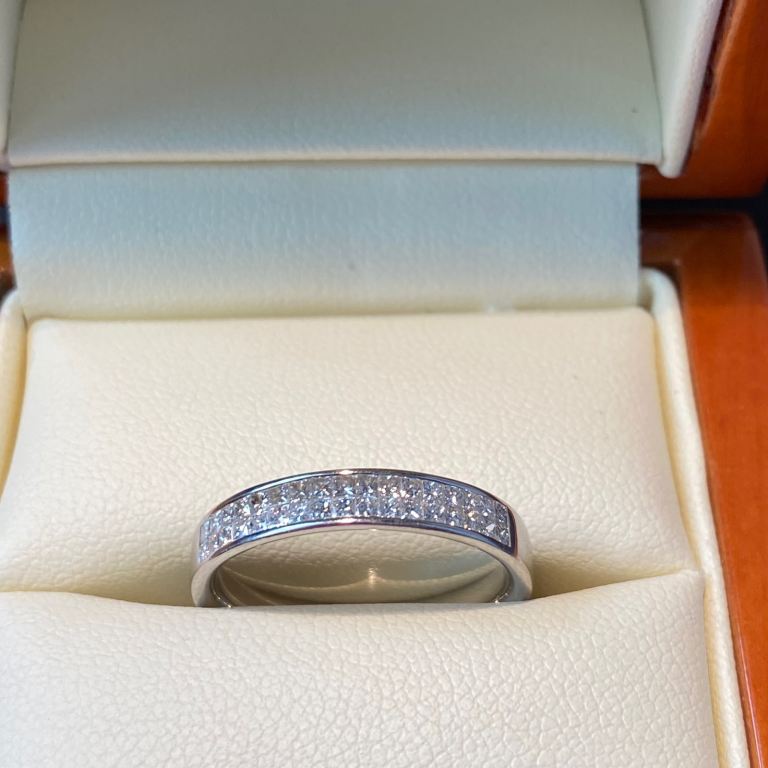 Berry’s platinum diamond ring 