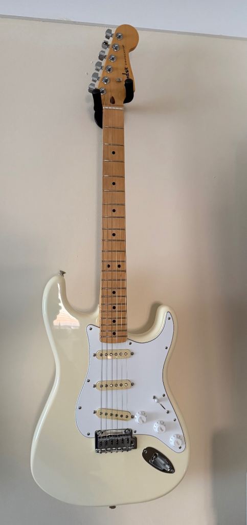 Fender Stratocaster Standard, Modified, Pristine Condition, COLLECTION ONLY
