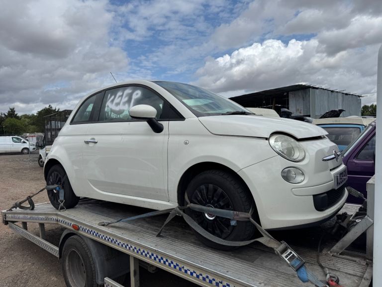 Fiat 500 1.2 2009 white BREAKING FOR PARTS 