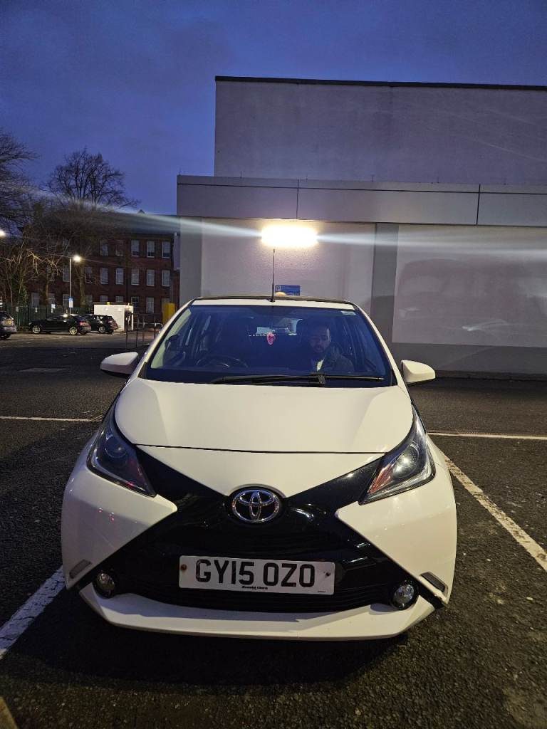 Toyota, AYGO, Hatchback, 2015, Manual, 998 (cc), 5 doors