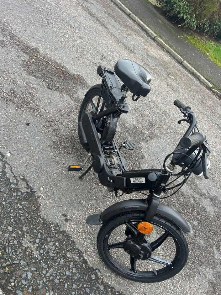 Peaggio Vespa peddle and pop 