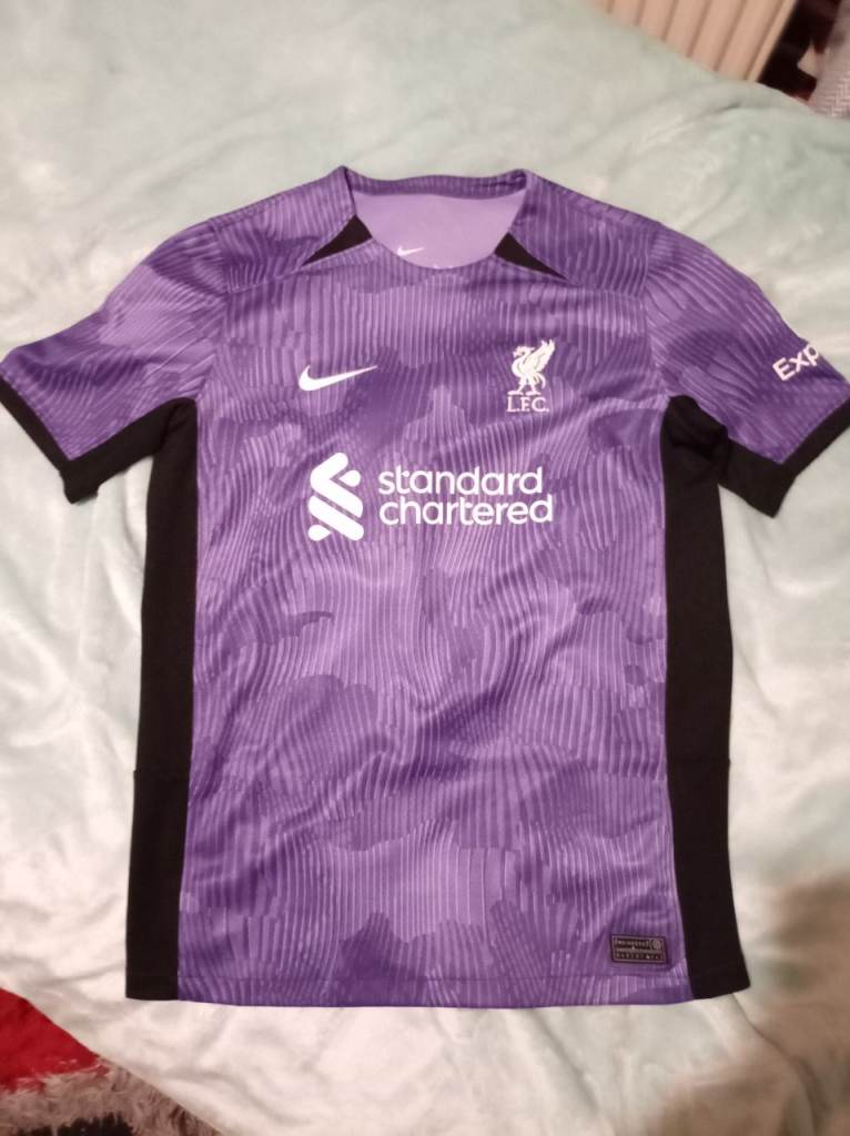 Liverpool fc football top with player name & number 
