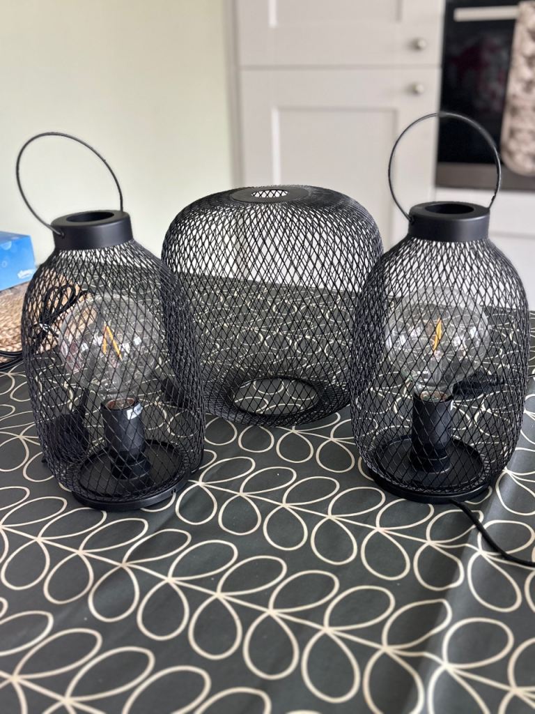 Light shade and matching lamps 