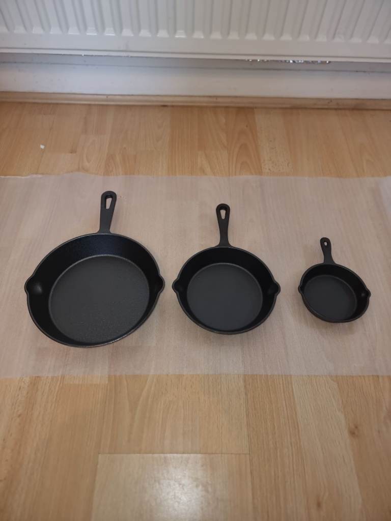 3 Cast Iron Skillets - BRAND NEW - £25