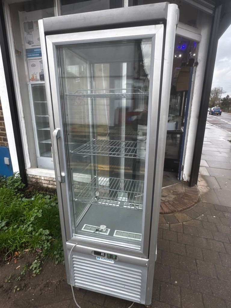 Commercial cake display fridge like new fully serviced cage shop restaurant 
