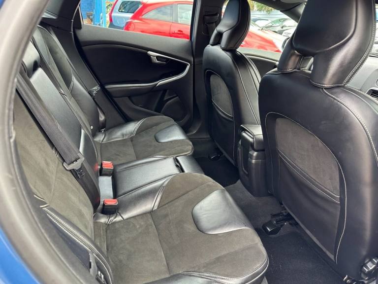 2016 Volvo V40 2.0 D2 R-Design Nav Hatchback 5dr Diesel Manual Euro 6 (s/s) (120 ps) Hatchback Di...