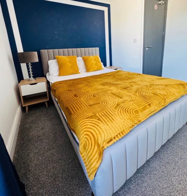 DSS UC LCW PIP BENEFITS DOUBLE ROOM MANCHESTER