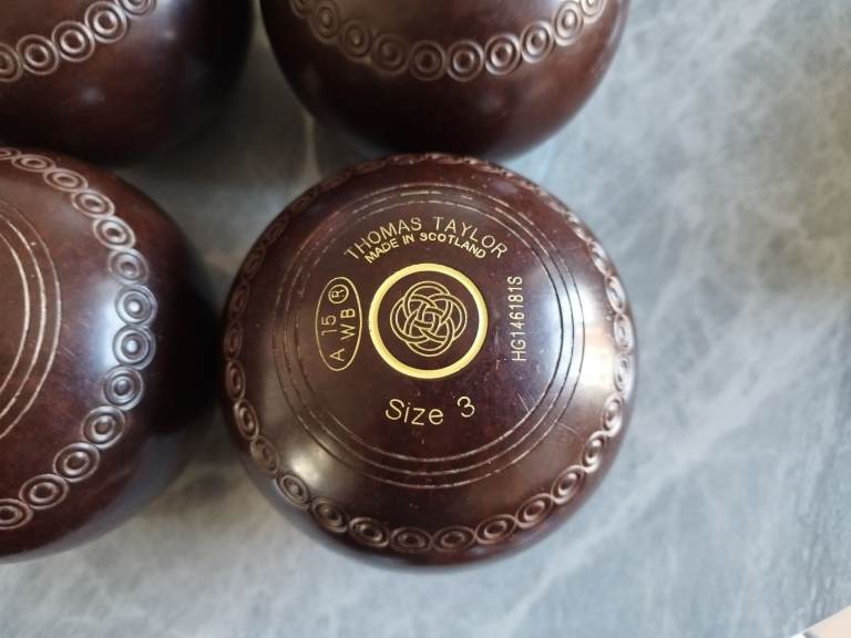 Taylor Lignoid Lawn Bowls size 3 