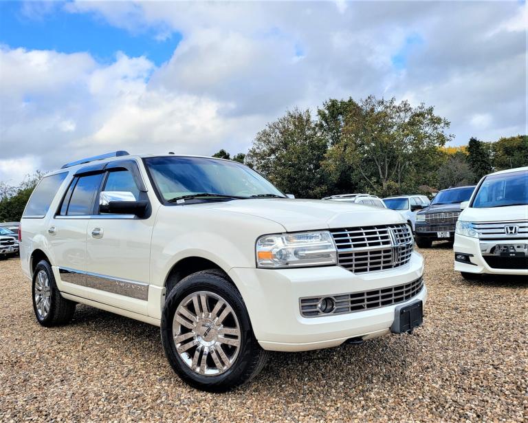 LINCOLN NAVIGATOR 5.4 V8 AUTOMATIC 4WD 7 SEATER WHITE ULEZ COMPLIANT