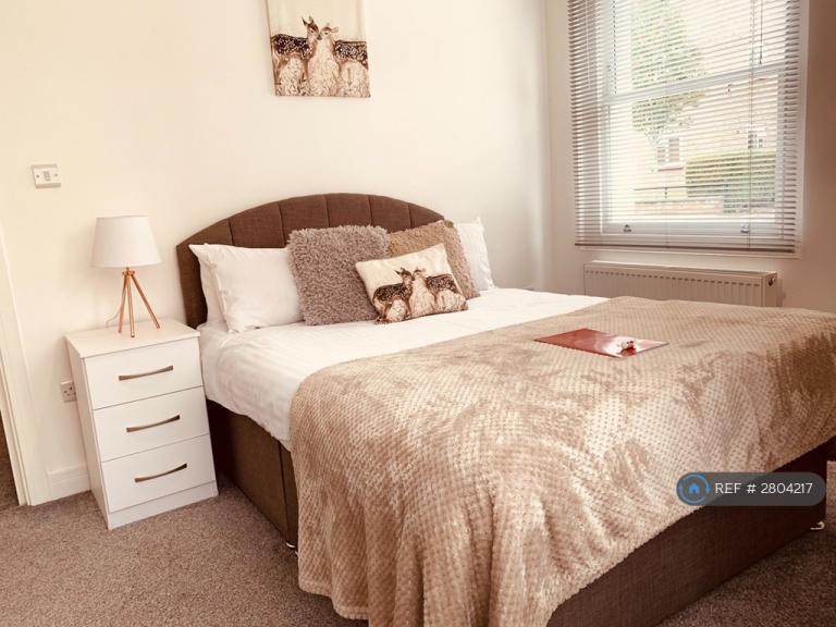 2 bedroom flat in Elthorne Road, Uxbridge, UB8 (2 bed) (#2804217)