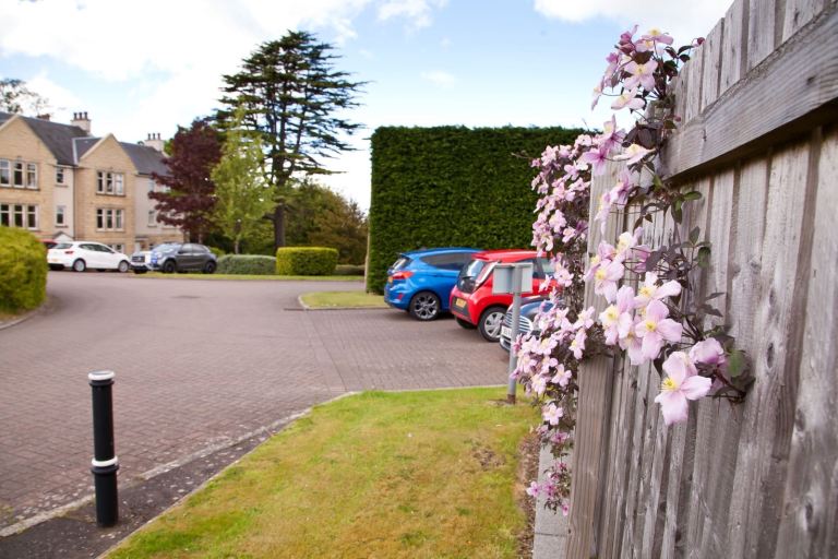 2 bed flat available to rent prior to official listing. In the process of purchasing…