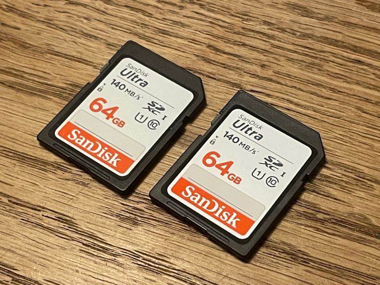 2 x SandDisk 64GB Memory Cards