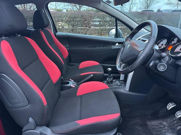 2012 Peugeot 207 1.4 VTi Sportium Euro 5 3dr HATCHBACK Petrol Manual