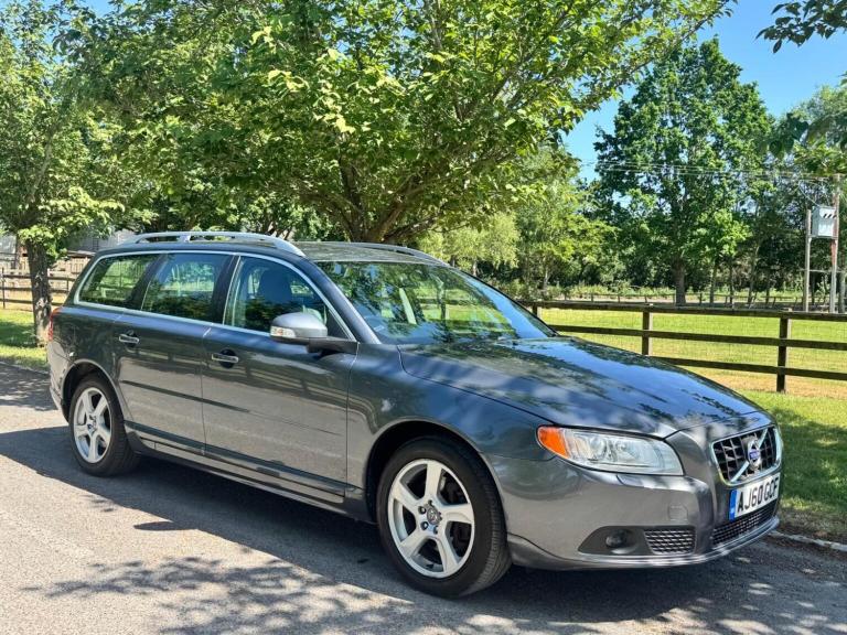 VOLVO V70 2.4 D5 SE Lux Geartronic Euro 5 5dr 2010