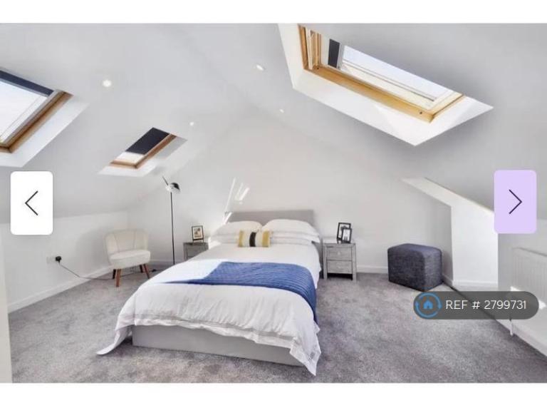 2 bedroom flat in Reynolds Road, London, W4 (2 bed) (#2799731)