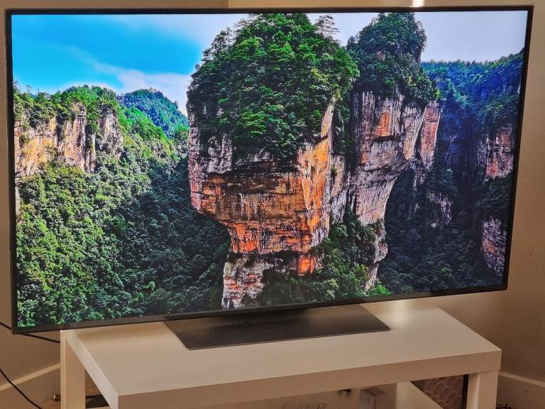 55" LG QNED 4K SMART TV & SOUNDBAR 
