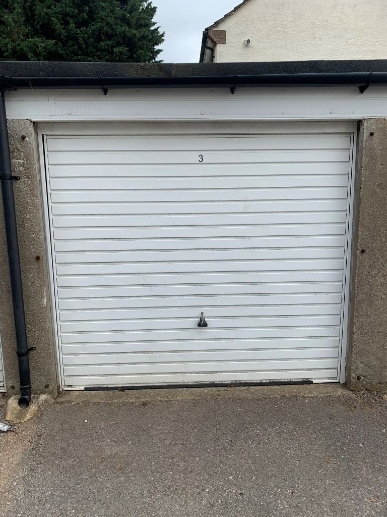 Garage/Parking/Storage to rent: Willow Crescent (adj 21), Farnborough GU14 8EY - NEW DOORS & ROOFS