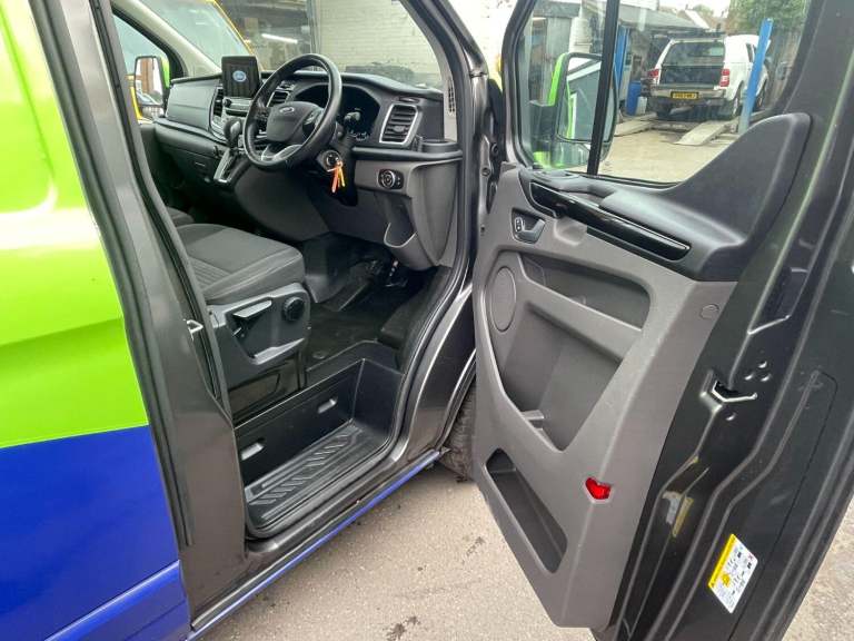 FORD TRANSIT CUSTOM 1.0 ECOBOOST LIMITED AUTOMATIC PETROL HYBRID ELECTRIC EURO
