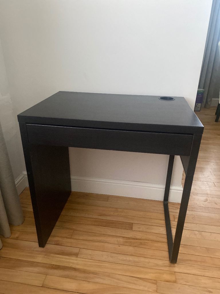 Small desk 