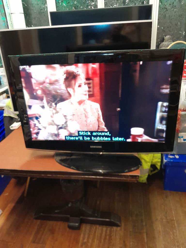 Samsung 32 inch tv. Not smart