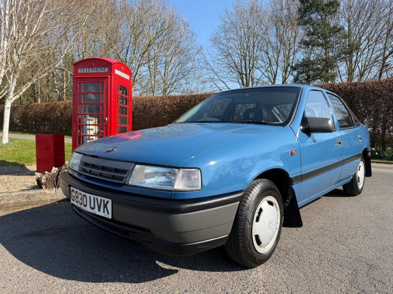 Vauxhall Cavalier 1.6L Classic Car
