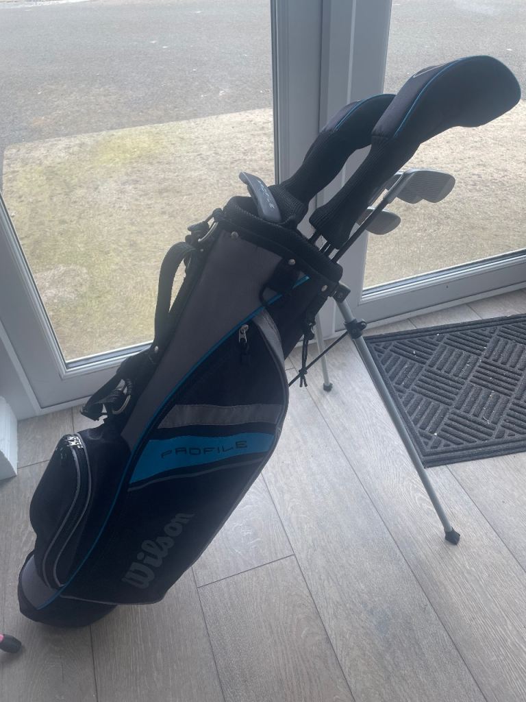 Wilson profile junior Golf club and bag set
