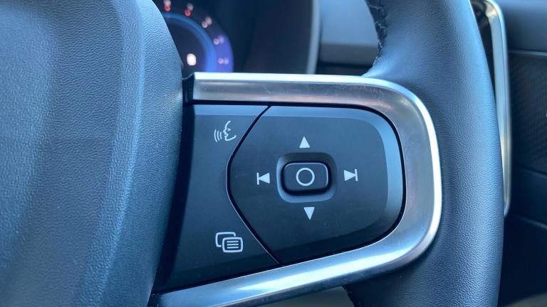 2025 Volvo XC40 2.0 B3P Ultra Dark 5dr Auto Petrol Estate Estate Petrol Automatic