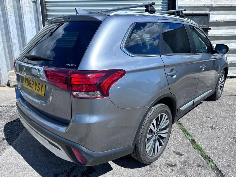 2020 69 REG MITSUBISHI OUTLANDER EXCEED CVT 2.0 4WD DAMAGED REPAIRABLE SALVAGE 