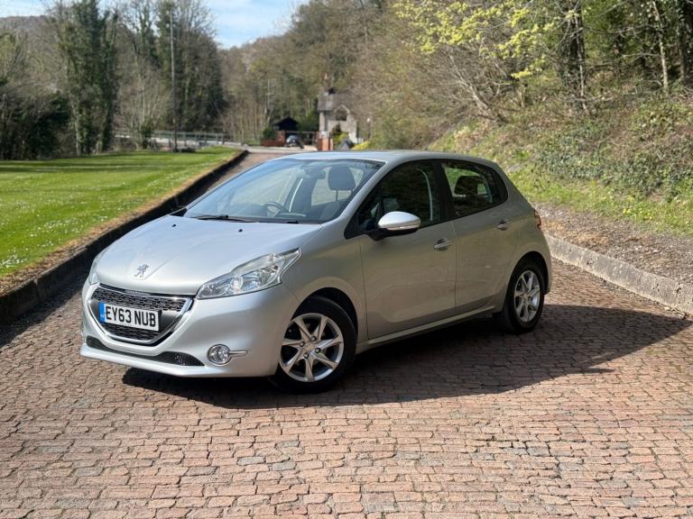 2013 Peugeot 208 1.2 VTi Active 5dr HATCHBACK Petrol Manual