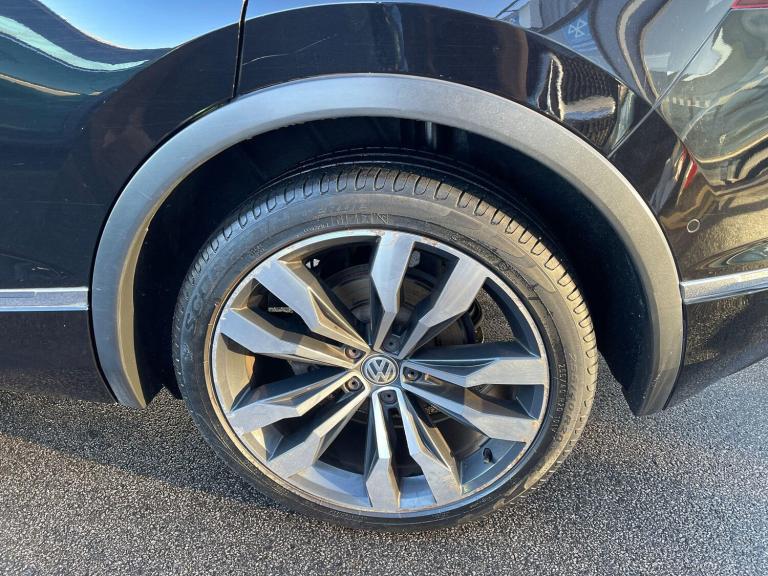 2020 Volkswagen Tiguan 1.5 TSI EVO R-Line Tech DSG Euro 6 (s/s) 5dr ESTATE Petrol Automatic