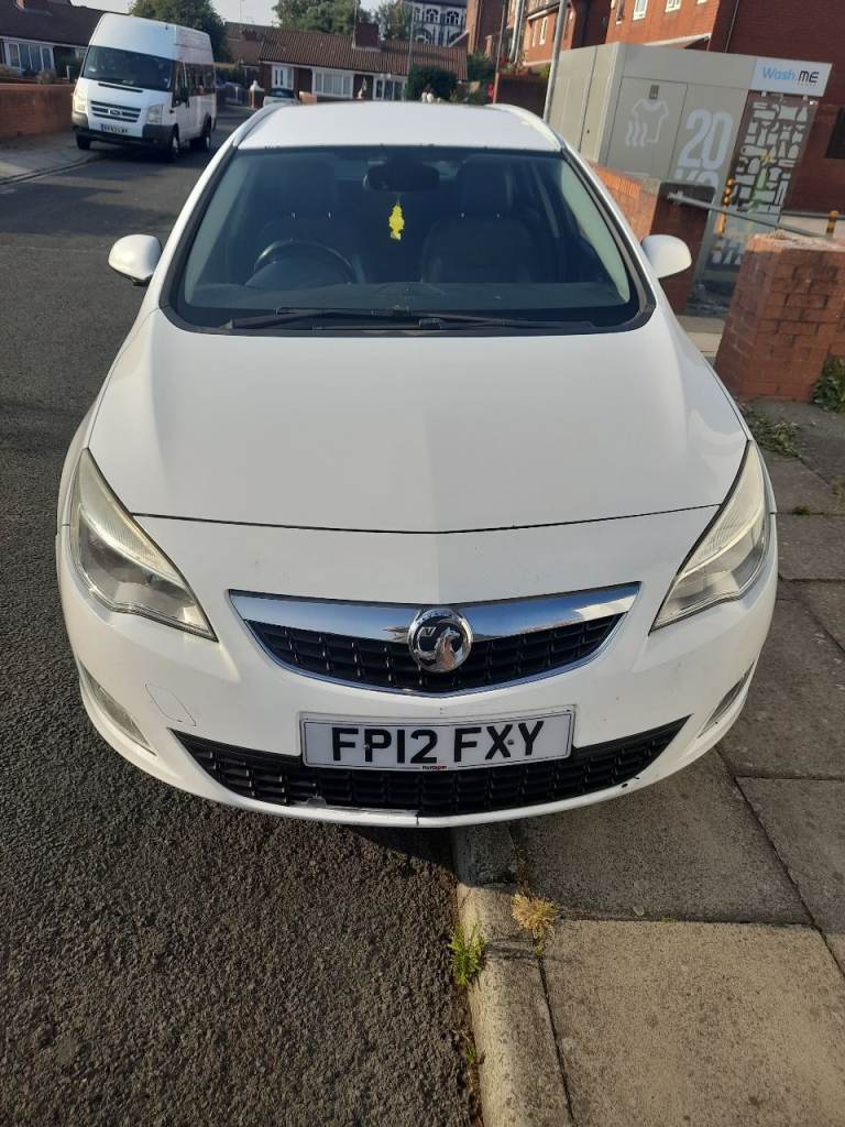 Vauxhall, ASTRA, Estate, 2012, Manual, 1686 (cc), 5 doors