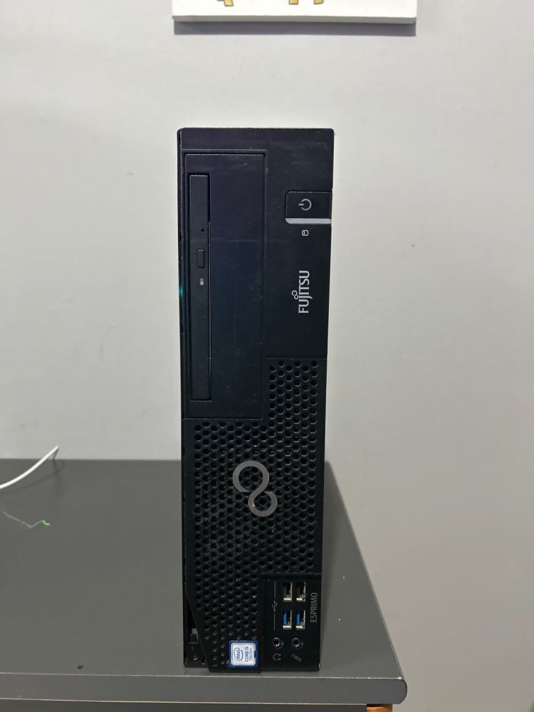 Fujitsu esprimo D556 pc 