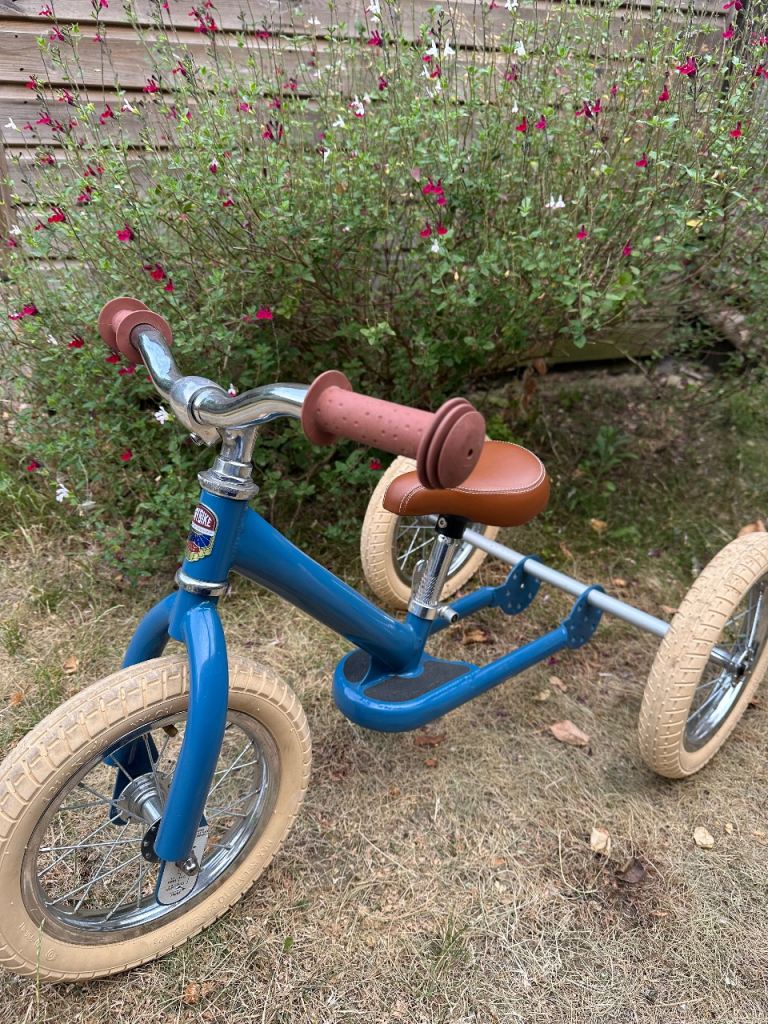 Child 2 in 1 balance trike and bike 