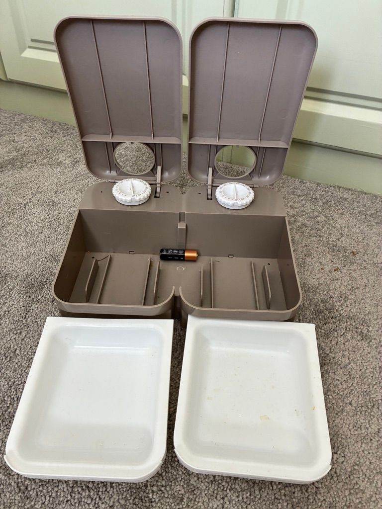 Automatic 2 Meal Dog And Cat Feeder- Pet safe 