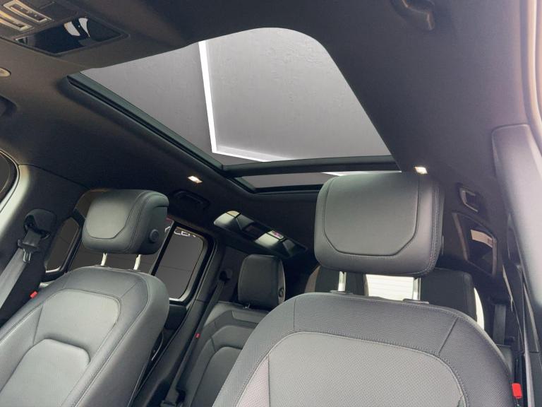  Land Rover Defender 110 3.0 D300 MHEV X-Dynamic HSE Auto 4WD Euro 6 (s/s) 5dr Diesel Automatic