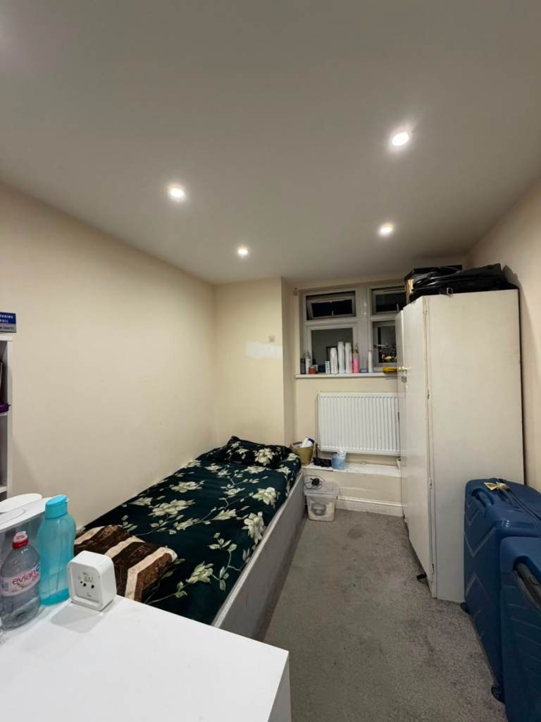 Box room for rent 