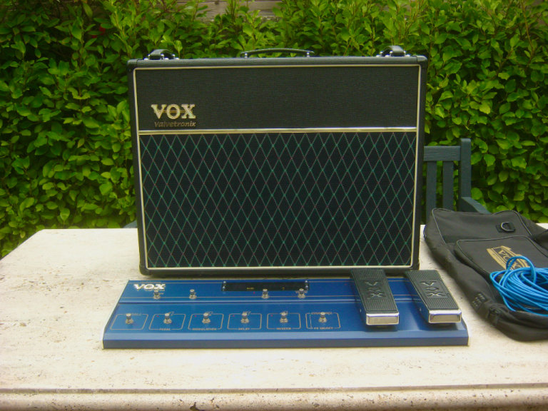 ♚MINTY♚VOX AD120VT ValveTronix 120W Switchable♚Modelling Amp♚+ RARE FOOTSWITCH !